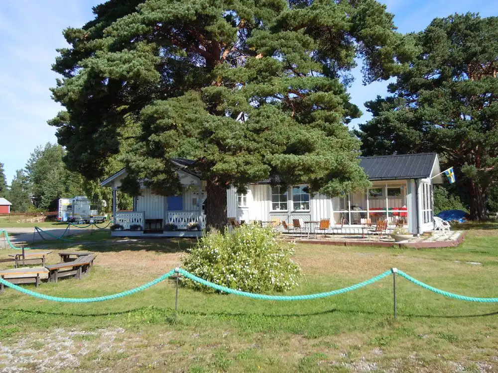BK-Flottarens klubbstuga, tidigare en barack på Väjafabriken BK-Flottarens klubbstuga, tidigare en barack på Väjafabriken