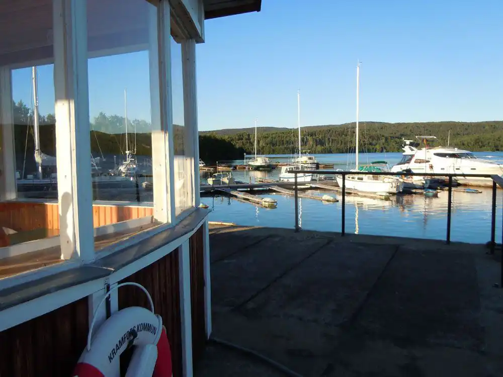 Styrhytten vid BK-Flottarens gästhamn Styrhytten vid BK-Flottarens gästhamn